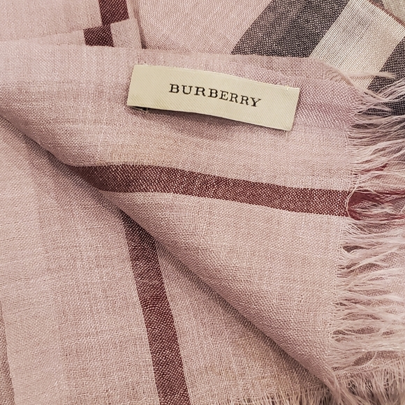 BURBERRY Lightweight Scarf - Picture 7 of 8